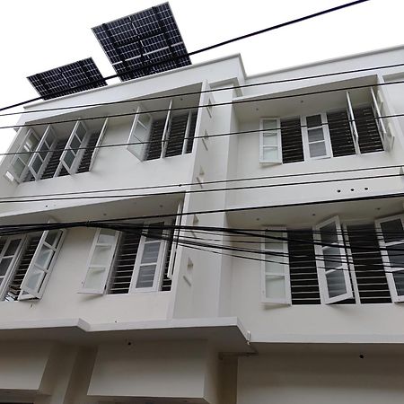 Sivasarass Rooms Thiruvananthapuram Exteriör bild
